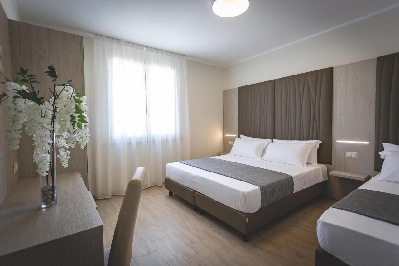 Hotel Residence Vallecorsa 로시냐노 마리티모 외부 사진