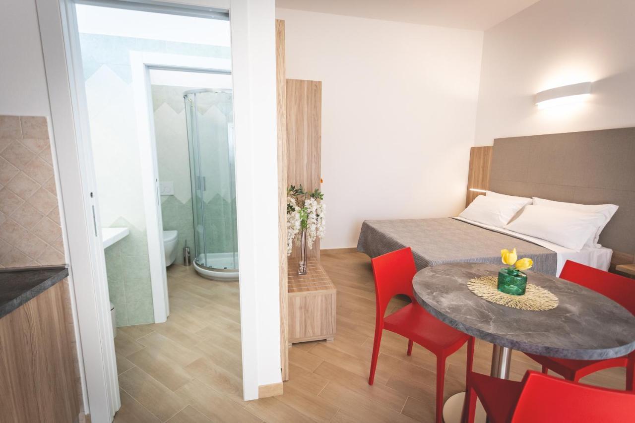 Hotel Residence Vallecorsa 로시냐노 마리티모 외부 사진