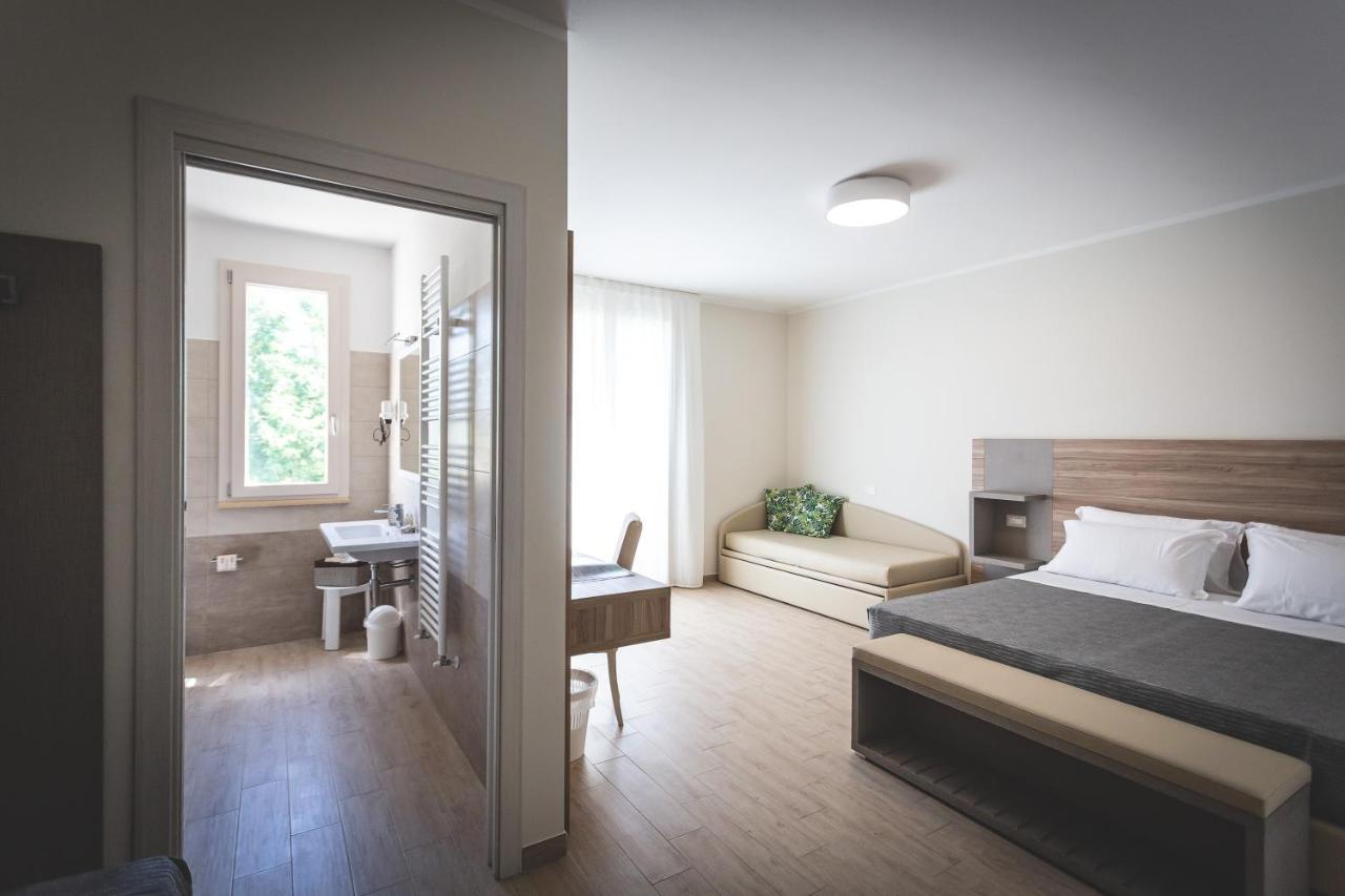 Hotel Residence Vallecorsa 로시냐노 마리티모 외부 사진
