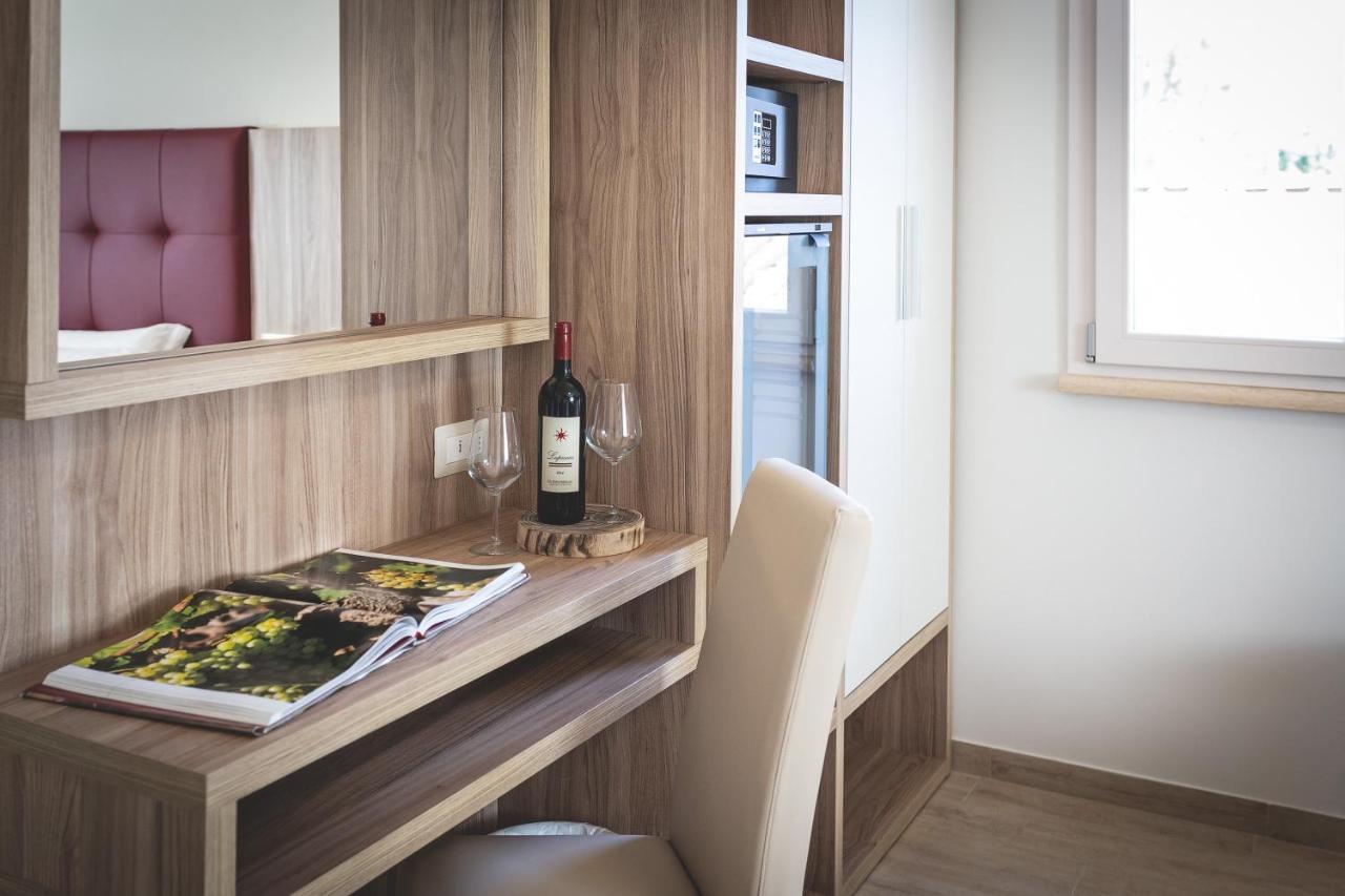 Hotel Residence Vallecorsa 로시냐노 마리티모 외부 사진